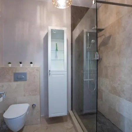 Apartment Andra